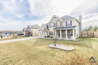 421 Newport Ave in Kathleen, GA - Building Photo - Building Photo