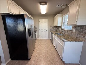 950 Honeysuckle Dr in Centerton, AR - Building Photo - Building Photo