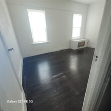 93-18 240th St in Queens, NY - Building Photo - Building Photo