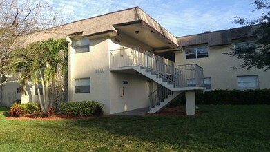 5911 SW 41 ST in Davie, FL - Foto de edificio - Building Photo