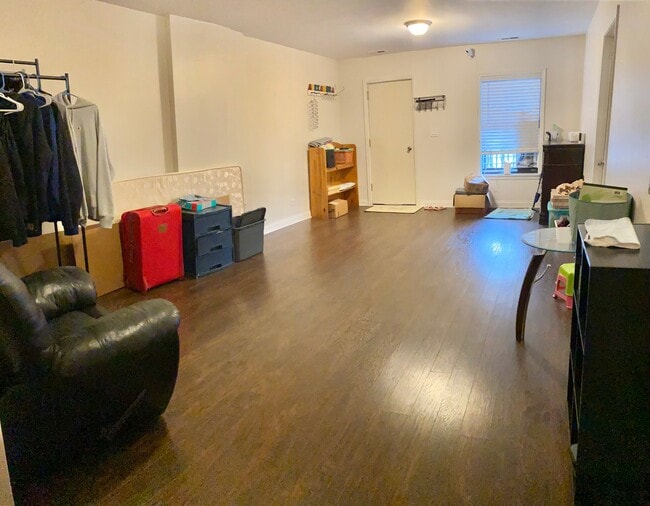 property at 254 W 31st St
