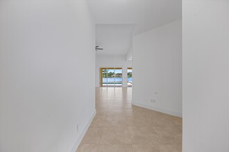 8241 Dominica Pl in Wellington, FL - Building Photo - Building Photo