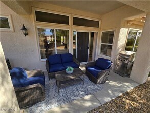 10105 Hunter Springs Dr in Las Vegas, NV - Building Photo - Building Photo