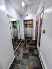 14 Stuart Dr in Danbury, CT - Building Photo - Building Photo