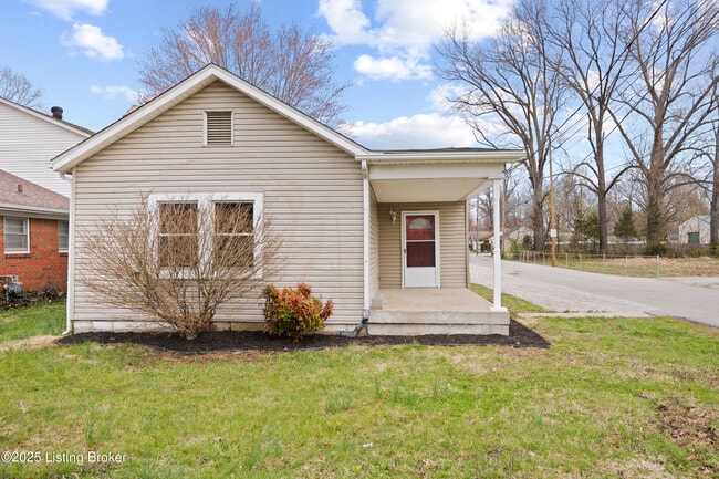 property at 1901 Lower Hunters Trace