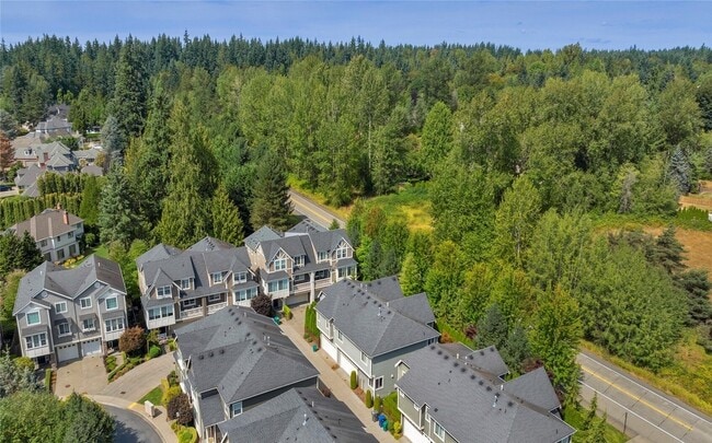 12709 176th Pl NE in Redmond, WA - Foto de edificio - Building Photo