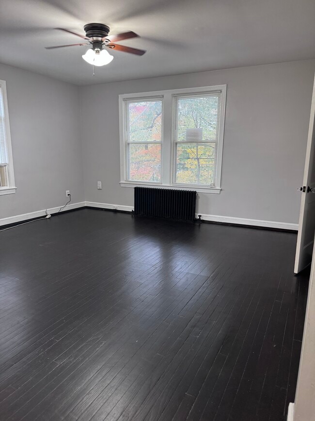 319 Parkland Pl SE, Unit #4