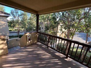 223 Gallery Wy in Tustin, CA - Building Photo - Building Photo