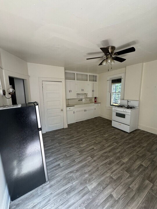 311 Carlisle Ave-Unit -311 Carlisle Ave - #2 in York, PA - Building Photo