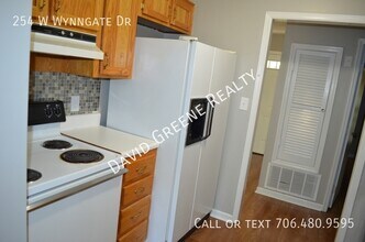 254 W Wynngate Dr in Martinez, GA - Building Photo - Building Photo