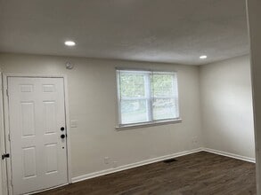 1541 Cherry Tree Dr in Clarksville, TN - Building Photo - Building Photo