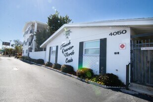 4050 4th St N in St. Petersburg, FL - Building Photo