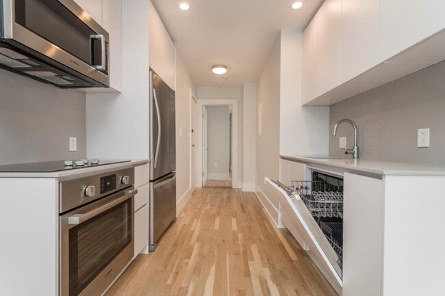 property at 6 Elko St