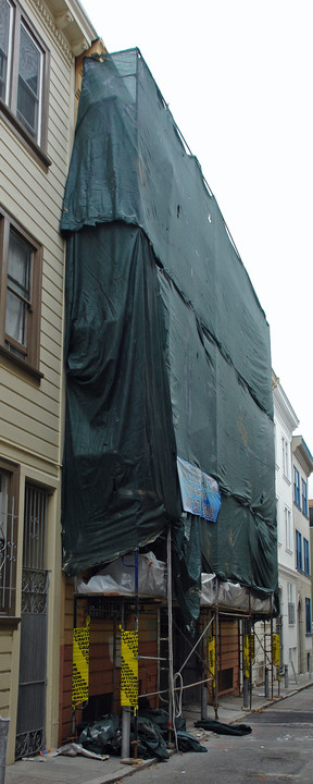 32-40 Varennes St in San Francisco, CA - Building Photo