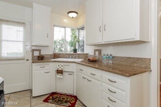 1750 Grevelia St in South Pasadena, CA - Building Photo - Building Photo