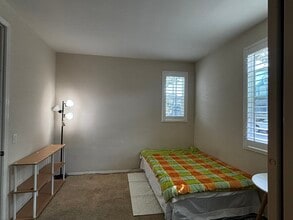 2695 W Madison Cir in Anaheim, CA - Foto de edificio - Building Photo