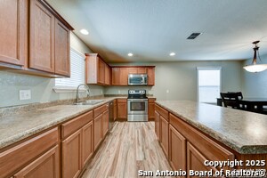 428 Auburn Park in Selma, TX - Building Photo - Building Photo