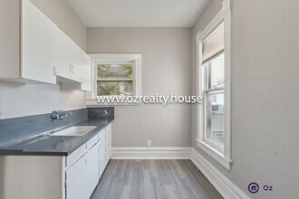 1303 Western Ave in Toledo, OH - Foto de edificio - Building Photo