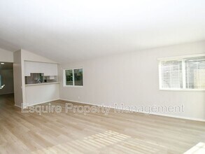 6129 Calle Arena in Camarillo, CA - Building Photo - Building Photo