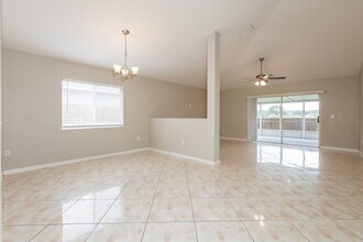 1915 Brandon Brook Rd in Valrico, FL - Building Photo - Building Photo