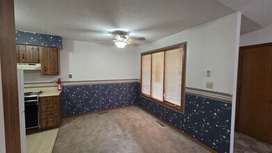 503 E Redwood St in Springfield, MO - Building Photo - Building Photo