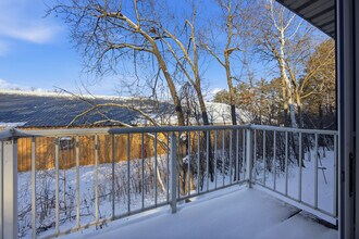 844 4th St SW in Forest Lake, MN - Foto de edificio - Building Photo