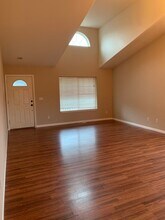 1660 SE Pelton Ct in Hillsboro, OR - Building Photo - Building Photo