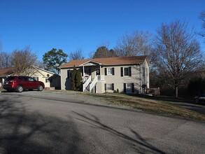 440 Barpen St NW, Unit 1 in Cleveland, TN - Foto de edificio - Building Photo