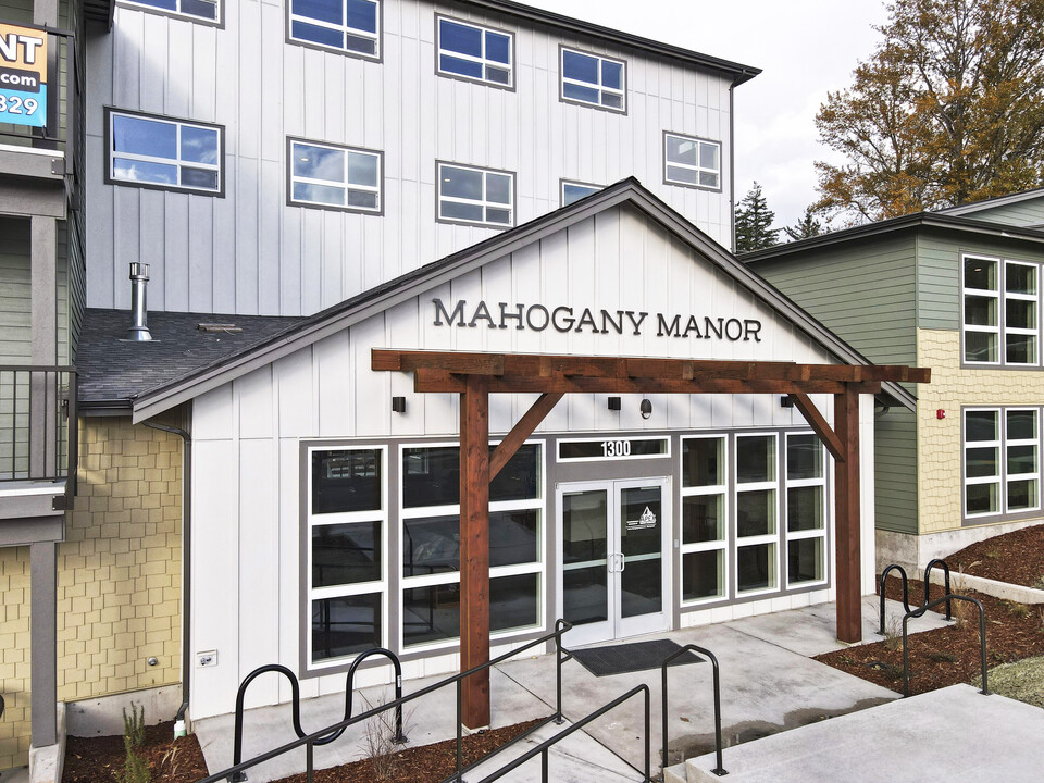 Mahogany Manor in Bellingham, WA - Building Photo