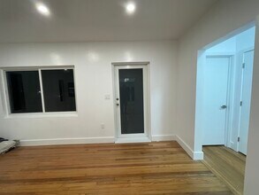 2000 SW 17th St in Miami, FL - Building Photo - Building Photo