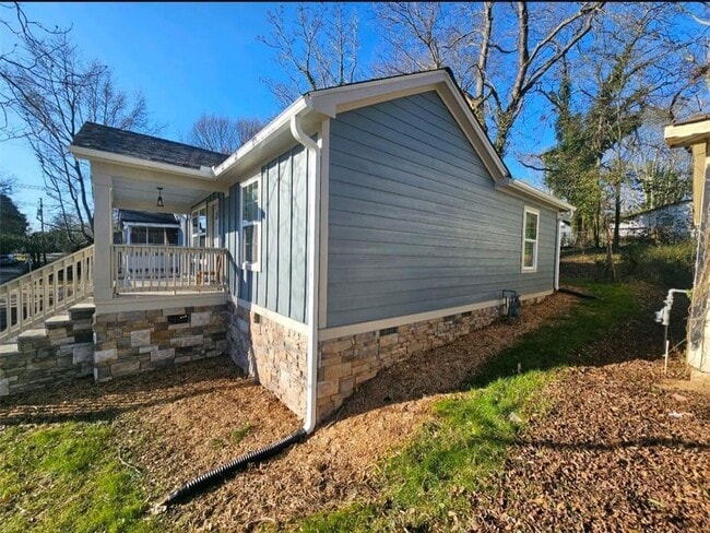 7 N Annie St in Newnan, GA - Building Photo - Building Photo