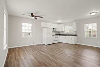 3106 Michigan St in Baytown, TX - Foto de edificio - Building Photo