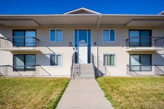 4323 75 St NW in Calgary, AB - Building Photo - Building Photo