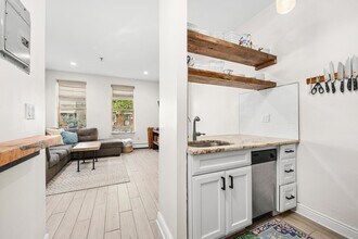 54 Magnolia Ave in Jersey City, NJ - Building Photo - Building Photo