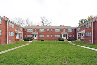 The Gardens in Cedar Rapids, IA - Foto de edificio - Building Photo