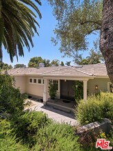 12910 W Sunset Blvd in Los Angeles, CA - Building Photo - Building Photo