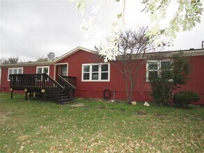 2151 Crockett Rd in Sanger, TX - Building Photo - Building Photo