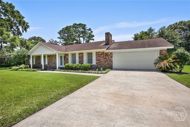 204 Pine Grove Dr in Savannah, GA - Building Photo - Building Photo