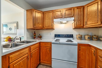 Eaglestone Village in Lambertville, MI - Foto de edificio - Interior Photo