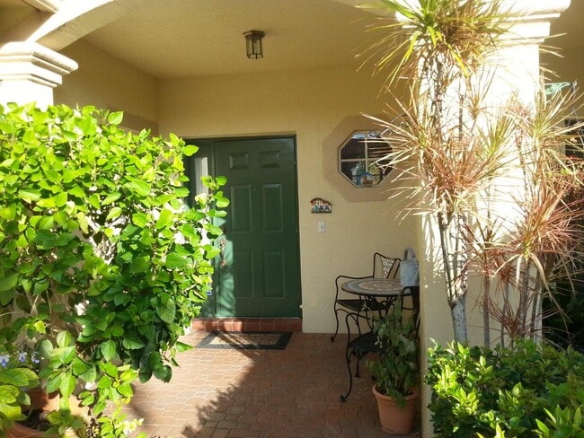 property at 21162 Vía Eden