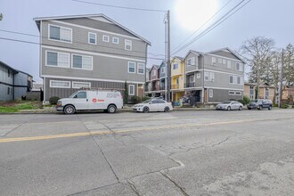 4017-4021 S Warner St in Tacoma, WA - Foto de edificio - Building Photo