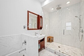 2437 Castilla Isle in Fort Lauderdale, FL - Building Photo - Building Photo