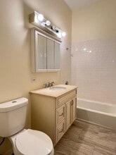 2358 N Clybourn Ave, Unit 3 in Chicago, IL - Building Photo - Building Photo