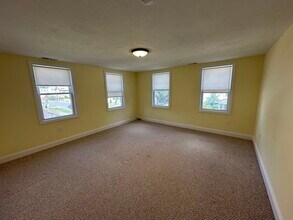 135 Howe St in Marlborough, MA - Building Photo - Building Photo