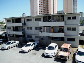 611 University Ave in Honolulu, HI - Building Photo - Building Photo