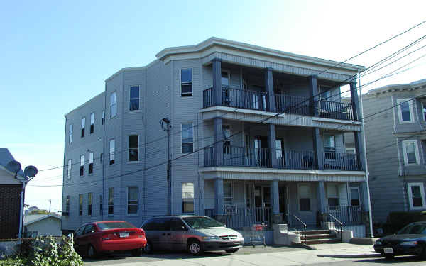 534-536 Beach St in Revere, MA - Foto de edificio