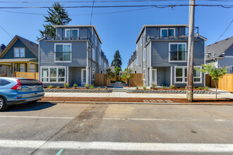 St. Johns Townhomes in Portland, OR - Building Photo - Building Photo