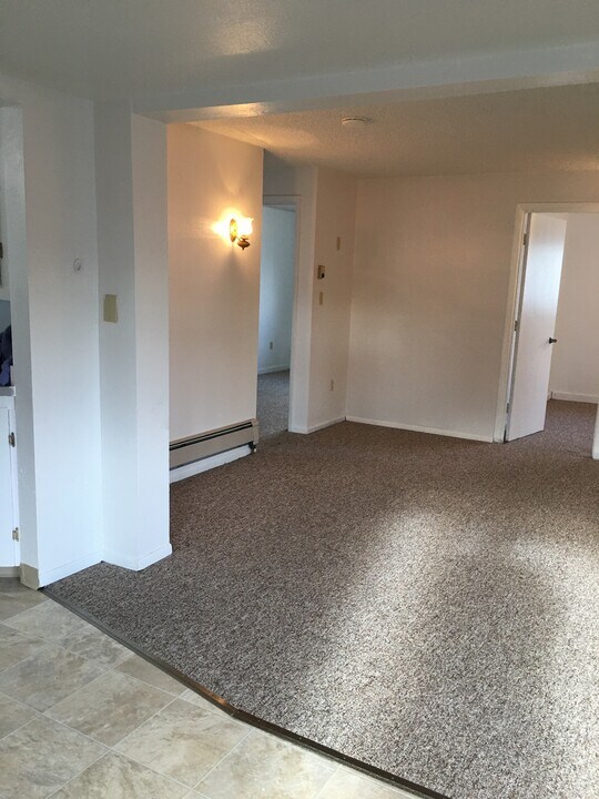 4404 Forrest Rd, Unit 2 in Anchorage, AK - Building Photo