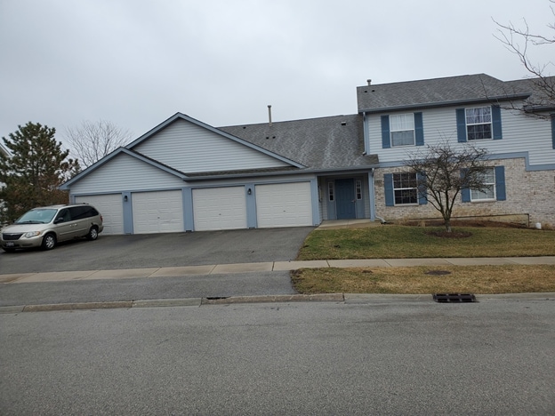 property at 1322 N Red Oak Cir