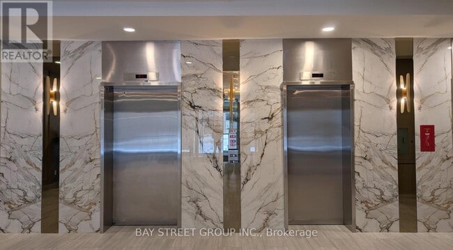 263 Wellington St W in Toronto, ON - Building Photo - Building Photo